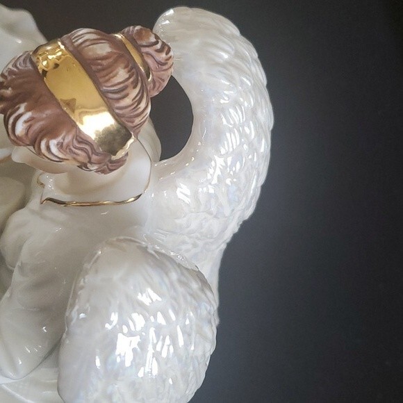 Vintage O'Well Porcelain Angel Figurine Playing a Mandolin - Picture 6 of 9